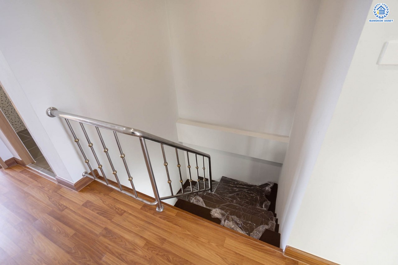 บ้านมือสองตกแต่งใหม่ โครงการ มณฑล4 บางใหญ่ เนื้อที่ 28.4 ตร.ว. ฟังก์ชัน 3 ห้องนอน 2 ห้องน้ำ จอดรถได้ 2 คัน รองรับทุกกิจกรรม บนทำเลเชื่อมต่อหลายเส้นทาง อาทิ ถนนแก้วอินทร์, ถนนกาญจนาภิเษก, ถนนรัตนาธิเบศร์ ใกล้รถไฟฟ้าสายสีม่วง "สถานีตลาดบางใหญ่" และจุดขึ้นทางด่วน "กาญจนาภิเษก"